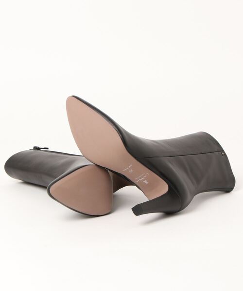 LANVIN collection（ランバン コレクション）の「プレーンショートブーツ（ブーツ・レディース・ピンクベージュ/ブラック・23.5cm/22.5cm/24.5cm/23.0cm/24.0cm/22.0cm）」の4枚目の写真