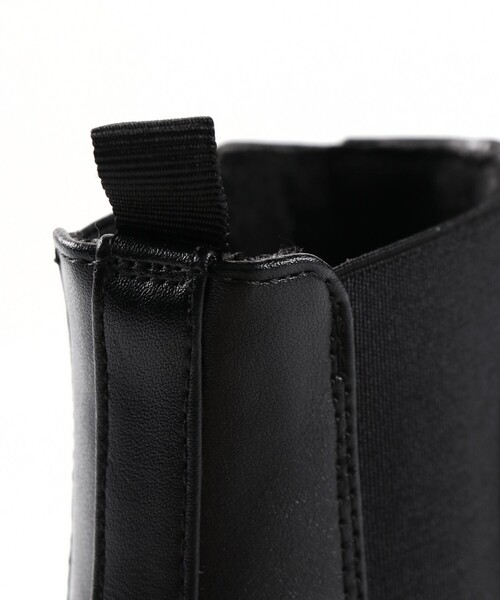 BRANSHES（ブランシェス）の「サイドゴアブーツ（ブーツ・キッズ・ブラック・21.0cm/15.0cm/20.0cm/19.0cm/16.0cm/18.0cm/17.0cm）」の2枚目の写真