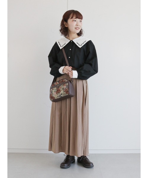 ehka sopo(エヘカソポ)の「バイカラー刺繍ブラウス(シャツ/ブラウス・レディース・ブラック/グリーン/キナリ・フリ-)」の5枚目の写真