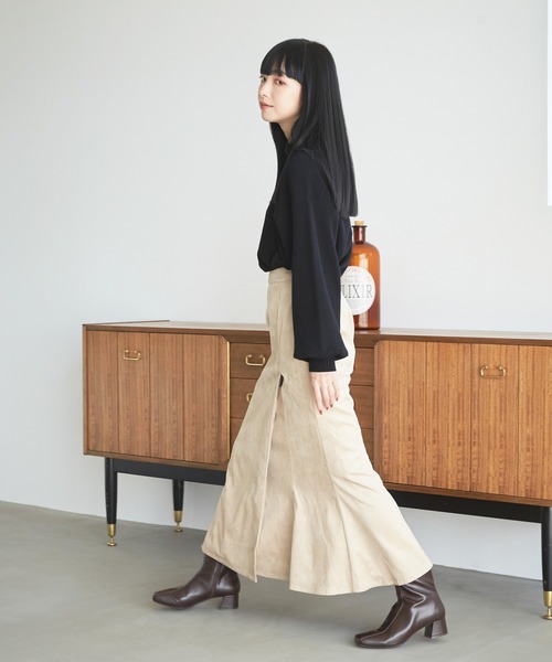 LOWRYS FARM（ローリーズファーム）の「フェイクスエードキリカエフレアスカート　166345（スカート・レディース・アイボリー/チャコールグレー/ブラウン・MEDIUM/LARGE）」の19枚目の写真