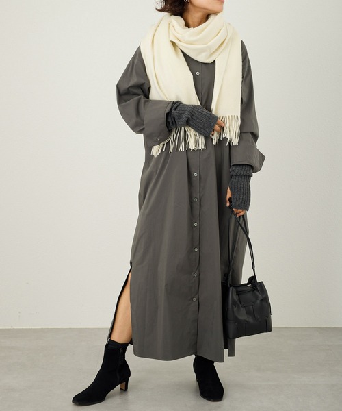 OUVRAGE CLASSE（ウヴラージュクラス）の「ロングシャツワンピース（シャツワンピース・レディース・グレイッシュベージュ/チャコールグレー・FREE）」の2枚目の写真