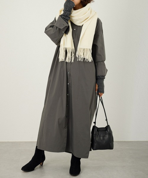 OUVRAGE CLASSE（ウヴラージュクラス）の「ロングシャツワンピース（シャツワンピース・レディース・グレイッシュベージュ/チャコールグレー・FREE）」の3枚目の写真