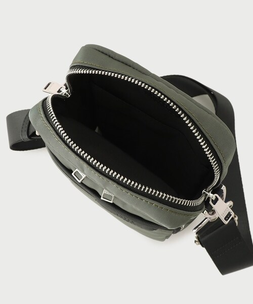 TAKEO KIKUCHI（タケオキクチ）の「◆【カルラク】 ミドルショルダー バッグ（ショルダーバッグ・メンズ・チャコールグレー/ブラック/ネイビー/ダークオレンジ・00）」の12枚目の写真