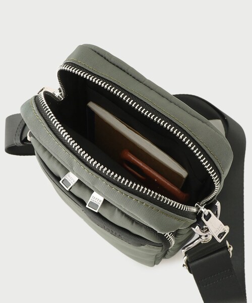 TAKEO KIKUCHI（タケオキクチ）の「◆【カルラク】 ミドルショルダー バッグ（ショルダーバッグ・メンズ・チャコールグレー/ブラック/ネイビー/ダークオレンジ・00）」の13枚目の写真