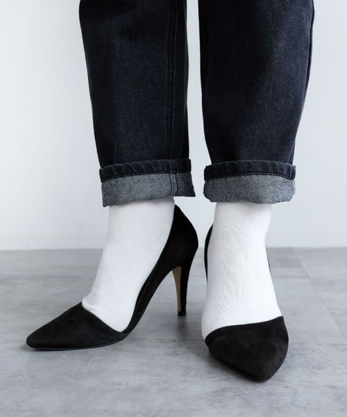 andme(アンドミー)の「平編みクルーソックス(ソックス/靴下・レディース・チャコールグレー/パープル/レッド/オフホワイト/ブラック/オレンジ/ライム/ブルー・23-25cm)」の1枚目の写真