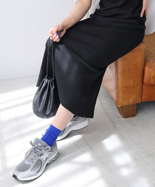 andme(アンドミー)の「平編みクルーソックス(ソックス/靴下・レディース・チャコールグレー/パープル/レッド/オフホワイト/ブラック/オレンジ/ライム/ブルー・23-25cm)」の12枚目の写真