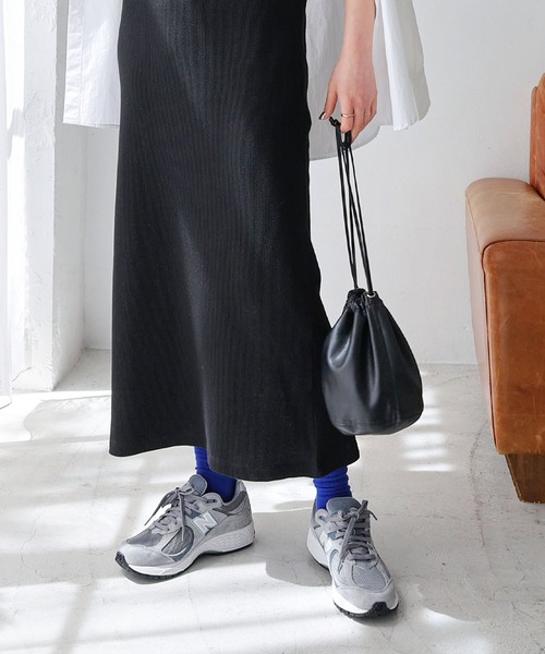 andme(アンドミー)の「平編みクルーソックス(ソックス/靴下・レディース・チャコールグレー/パープル/レッド/オフホワイト/ブラック/オレンジ/ライム/ブルー・23-25cm)」の14枚目の写真