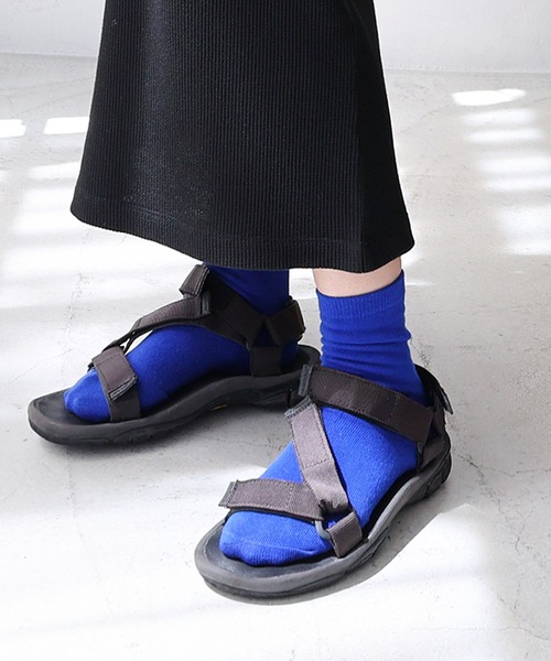 andme(アンドミー)の「平編みクルーソックス(ソックス/靴下・レディース・チャコールグレー/パープル/レッド/オフホワイト/ブラック/オレンジ/ライム/ブルー・23-25cm)」の17枚目の写真