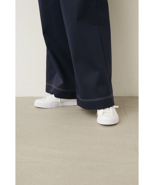 emmi（エミ）の「【emmi atelier】サイドベルトチノパンツ（チノパンツ・レディース・ベージュ/ネイビー・0/1）」の11枚目の写真