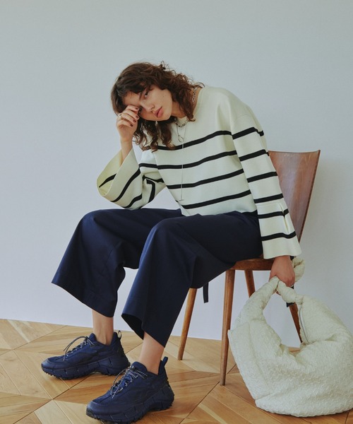 emmi（エミ）の「【emmi atelier】サイドベルトチノパンツ（チノパンツ・レディース・ベージュ/ネイビー・0/1）」の16枚目の写真