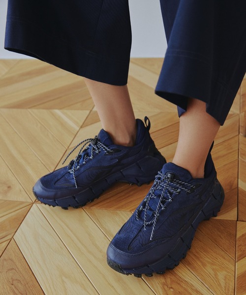 emmi（エミ）の「【emmi atelier】サイドベルトチノパンツ（チノパンツ・レディース・ベージュ/ネイビー・0/1）」の18枚目の写真