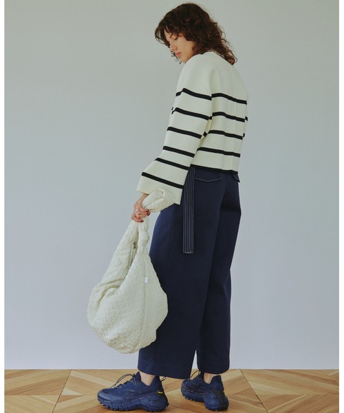 emmi（エミ）の「【emmi atelier】サイドベルトチノパンツ（チノパンツ・レディース・ベージュ/ネイビー・0/1）」の22枚目の写真