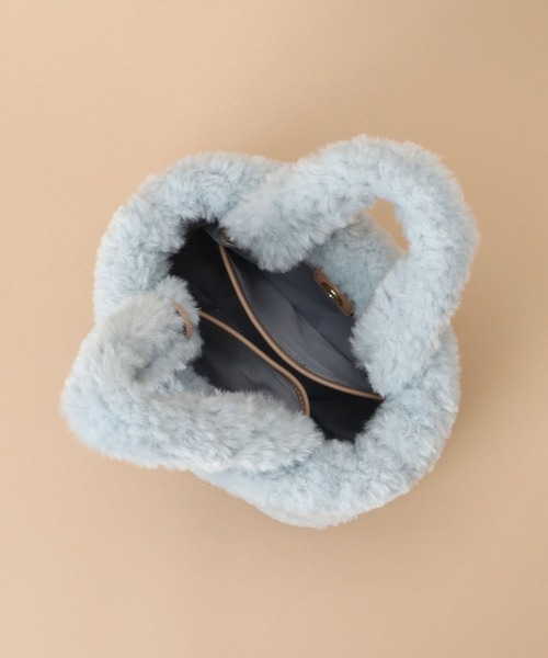 Samantha Thavasa(サマンサタバサ)の「ソフトファー トートバッグ(トートバッグ・レディース・イエロー/グレイッシュベージュ/ライトブルー/その他1/ブラウン・FREE)」の19枚目の写真