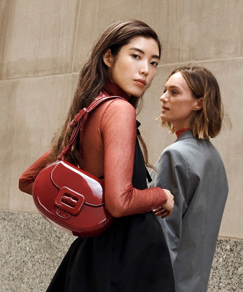 Lula ルラパテントベルトバッグ ☆CHARLES&KEITH☆Lula ルラ パテントベルトバッグ/送料込