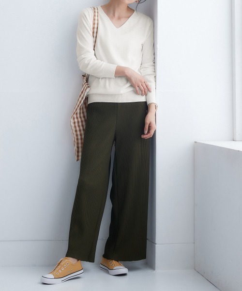 nissen(ニッセン)の「洗えるUVカット綿100%Vネックニット(ニット/セーター・レディース・グリーン/ピンク系/ライトベージュ/ブラック/オフホワイト/ブルー/杢グレー/チャコールグレー/ラベンダー・LL/L/M/S)」の12枚目の写真