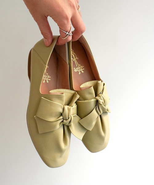 あしながおじさん（アシナガオジサン）の「リボンバブーシュ　1310190（パンプス・レディース・プラチナム/ライトグレー/ライトグリーン/ブラック/ベージュ/ブラック系その他/ナチュラル/ライトブルー/ネイビー/ピンク・22.5cm/23.0cm/23.5cm/24.0cm/24.5cm）」の7枚目の写真