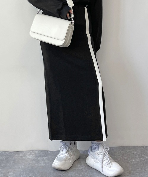 179/WG（イチナナキュウダブルジー）の「バイカラーアイラインスカート（スカート・レディース・ブラック/ホワイト/ブルー・MEDIUM）」の3枚目の写真