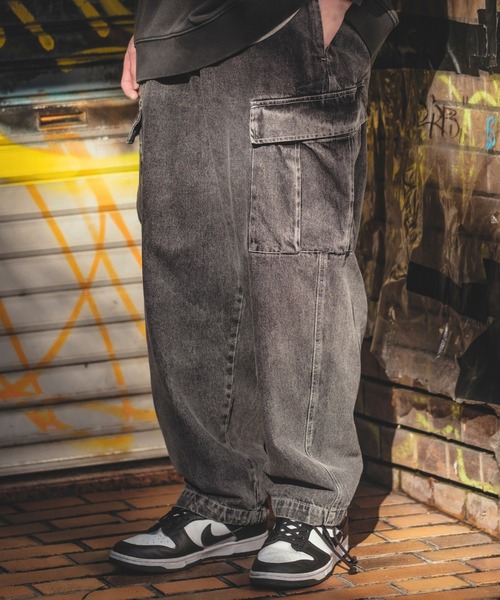 improves(インプローブス)の「デニム イージー カーゴパンツ(デニムパンツ・メンズ・インディゴブルー/ブラック/ライトブルー/ケミカルウォッシュ/ライトブラック・MEDIUM/LARGE)」の2枚目の写真