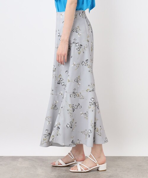 grove（グローブ）の「◆お仕事にもおでかけにも！ボタニカルプリントスカート（スカート・レディース・グレー系5/サックスブルー系・02/03/01/05/04）」の16枚目の写真