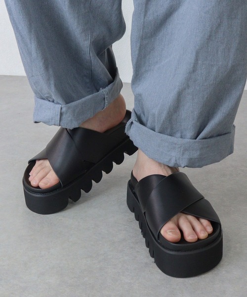 LOVEHUNTER(ラブハンター)の「LOVEHUNTER / ハイソールサンダル メンズ 厚底サンダル スライドサンダル クロスサンダル ボリュームソール モード 韓国ファッション スポーツミックス(1967) (1968)(サンダル・メンズ・ブラック/ブラック系その他・LL/M/L)」の14枚目の写真