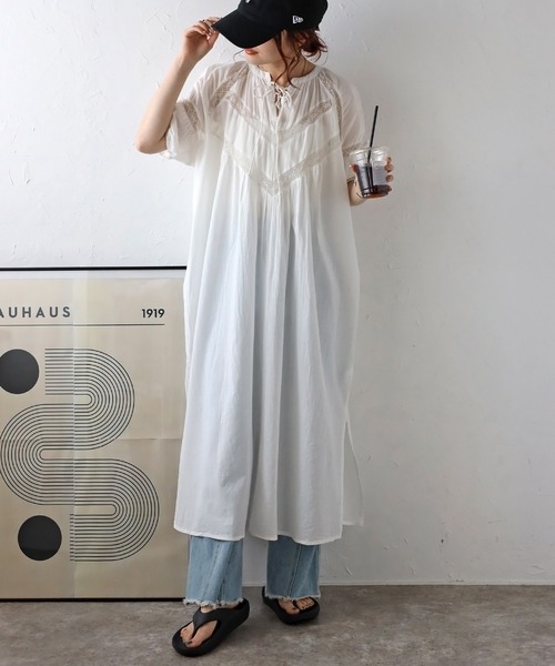 Fizz（フィズ）の「【Fizz/フィズ】　レース使いボリューム袖ワンピース（ワンピース・レディース・ブラック/オフホワイト/ダークブルー/グレイッシュベージュ・M）」の2枚目の写真