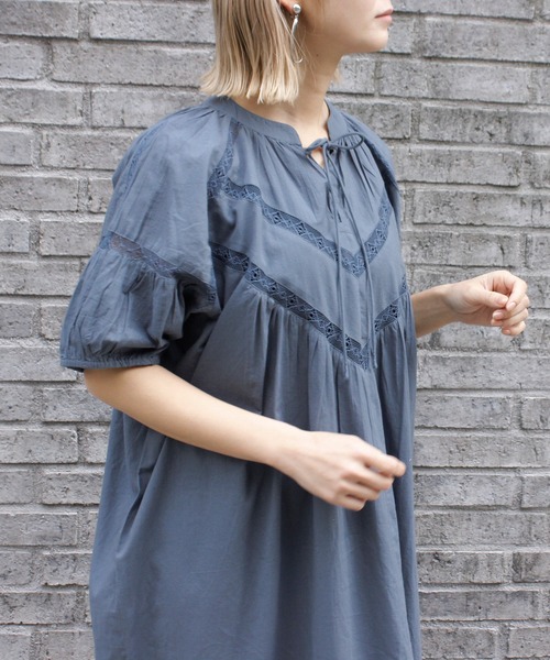 Fizz（フィズ）の「【Fizz/フィズ】　レース使いボリューム袖ワンピース（ワンピース・レディース・ブラック/オフホワイト/ダークブルー/グレイッシュベージュ・M）」の21枚目の写真