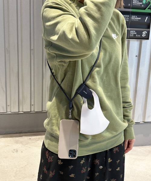 Beau're(ヴュレ)の「【BEAURE】レザーモバイル&マスクストラップショルダー B-23222(スマホグッズ・レディース・オリーブ/パープル/ネイビー/グレー/シルバー/ブラック/ライトパープル/イエロー/ブルー・FREE)」の5枚目の写真