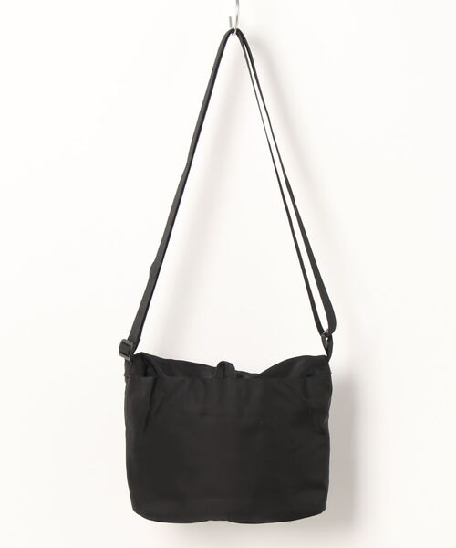 Fun & Daily(ファンアンドデイリー)の「F&D : Nylon Shoulder Bag(ショルダーバッグ・メンズ・オレンジ/ネイビー/ブラック・FREE)」の6枚目の写真