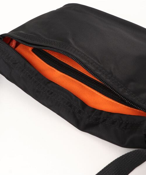 Fun & Daily(ファンアンドデイリー)の「F&D : Nylon Shoulder Bag(ショルダーバッグ・メンズ・オレンジ/ネイビー/ブラック・FREE)」の5枚目の写真