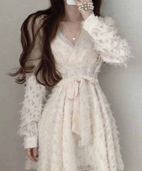Jasmine Grandiflorum(ジャスミングランディフローラム)の「【Jasmine】Vネックガーリーワンピース(ワンピース・レディース・ベージュ/ピンク/ブラック・MEDIUM/SMALL/LARGE)」の10枚目の写真