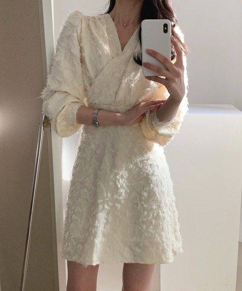 Jasmine Grandiflorum(ジャスミングランディフローラム)の「【Jasmine】Vネックガーリーワンピース(ワンピース・レディース・ベージュ/ピンク/ブラック・MEDIUM/SMALL/LARGE)」の18枚目の写真