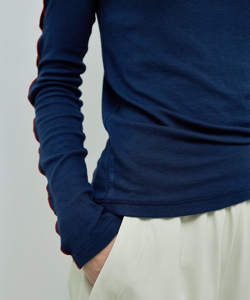 casane（カサネ）の「バイカラースリーブホールトップス（Tシャツ/カットソー・レディース・ベージュ/ホワイト/ブラウン・FREE）」の5枚目の写真