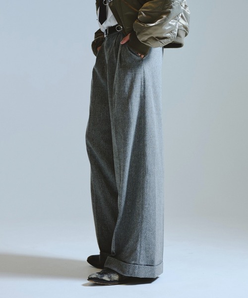 ２タックワイドバギーフレアスラックス Camphorwood Camphor wood（カンファーウッド）の「2tuck wide baggy slacks