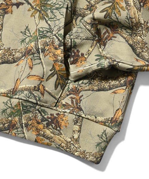 LFYT（エルエフワイティー）の「LFYT ラファイエット [Lafayette] - 総柄 ロゴ フーディー スウェットパーカー [ALLOVER PATTERN Lafayette LOGO HOODIE]（パーカー・メンズ・リアルツリーカモ/グリーン系その他・M/L/XL/XXL/S）」の8枚目の写真