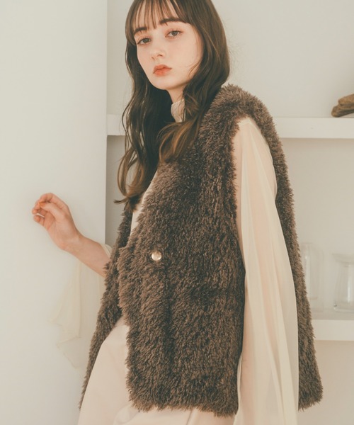 pomiii（ポミー）の「ファーベスト（ベスト・レディース・ブラウン/アイボリー・FREE）」の2枚目の写真