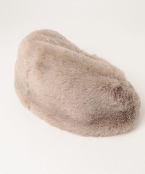 HONEYSUCKLE ROSE(ハニーサックルローズ)の「【HONEYSUCKLE ROSE】フェイクファーワンハンドルバッグ(ハンドバッグ・レディース・ベージュ/グレー・ONE SIZE)」の4枚目の写真