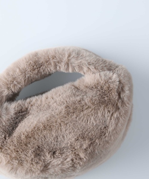 HONEYSUCKLE ROSE(ハニーサックルローズ)の「【HONEYSUCKLE ROSE】フェイクファーワンハンドルバッグ(ハンドバッグ・レディース・ベージュ/グレー・ONE SIZE)」の13枚目の写真