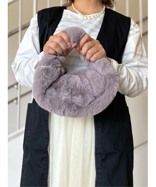 HONEYSUCKLE ROSE(ハニーサックルローズ)の「【HONEYSUCKLE ROSE】フェイクファーワンハンドルバッグ(ハンドバッグ・レディース・ベージュ/グレー・ONE SIZE)」の18枚目の写真