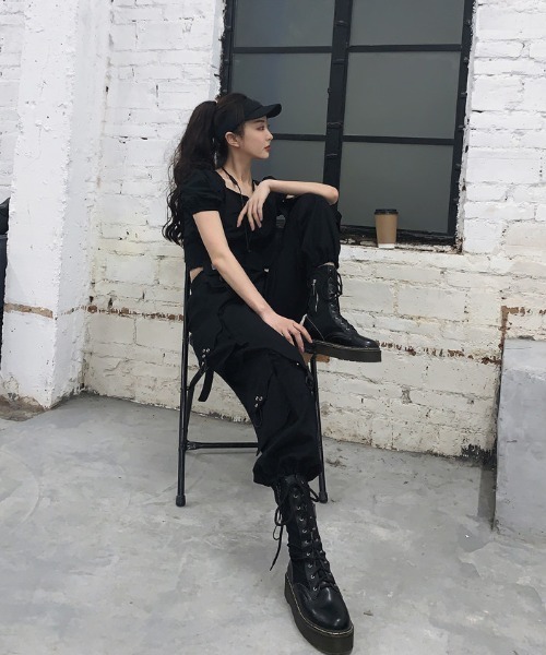 .KOM(ドットコム)の「『.KOM/ドットケーオーエム』メニーポケットカーゴパンツ【Y】【CN】(カーゴパンツ・レディース・ブラック・L/M)」の3枚目の写真