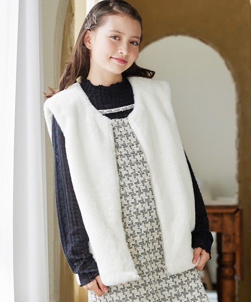 Amourire girl(アムリールガール)の「ボアベスト&キルティングジャケット/コートセット(130㎝~160㎝)(ノーカラーコート・キッズ・オフホワイト/ブラック・130cm/140cm/150cm/160cm)」の19枚目の写真