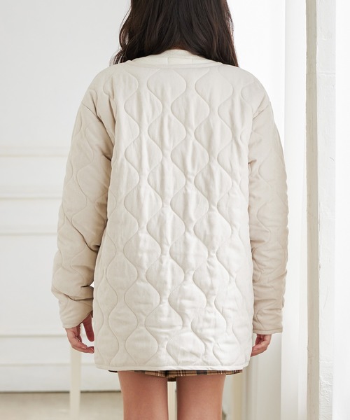 Amourire girl(アムリールガール)の「ボアベスト&キルティングジャケット/コートセット(130㎝~160㎝)(ノーカラーコート・キッズ・オフホワイト/ブラック・130cm/140cm/150cm/160cm)」の9枚目の写真