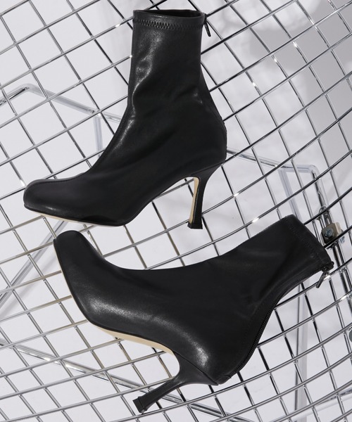 casane（カサネ）の「ラウンドソックスブーツ（ブーツ・レディース・ブラック・1/2）」の2枚目の写真