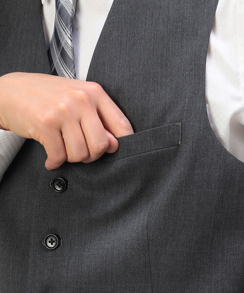 COMME CA ISM(コムサイズム)の「【セットアップ対応】ポリエステル ウール ギャバ ベスト(スーツベスト・メンズ・グレー/ネイビー/ブラック・SMALL/MEDIUM/LARGE/X-LARGE)」の12枚目の写真