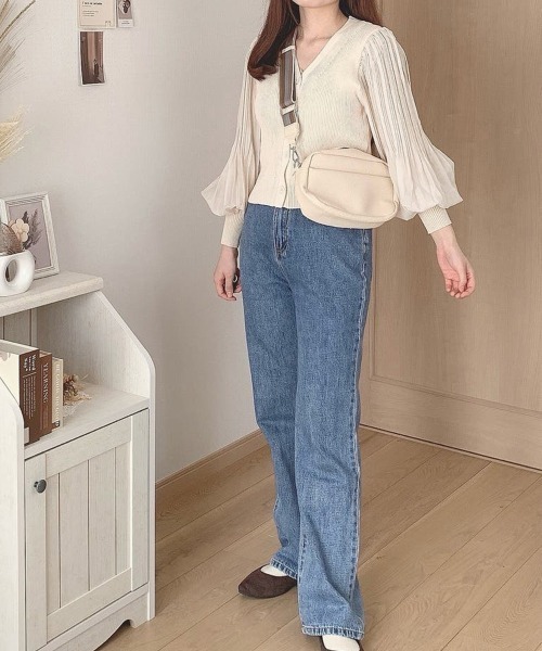 Miniministore(ミニミニストア)の「ニットカーディガンボリューム袖Vネック(ニット/セーター・レディース・ホワイト/ブラック/ベージュ・フリー)」の10枚目の写真