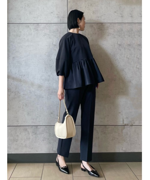 Mila Owen（ミラオーウェン）の「ビジューベルトフラット