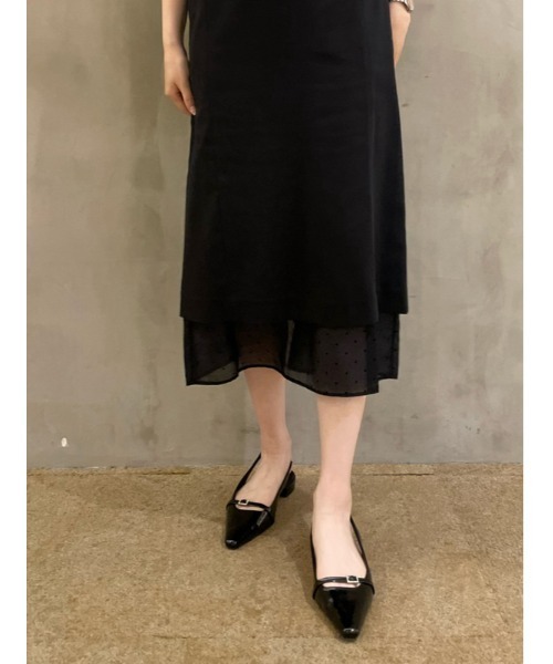 美品✨ Mila Owen ポインテッドビジュー　フラットパンプス 黒　23.5 Mila Owen（ミラオーウェン）の「ポインテッドビジューフラット