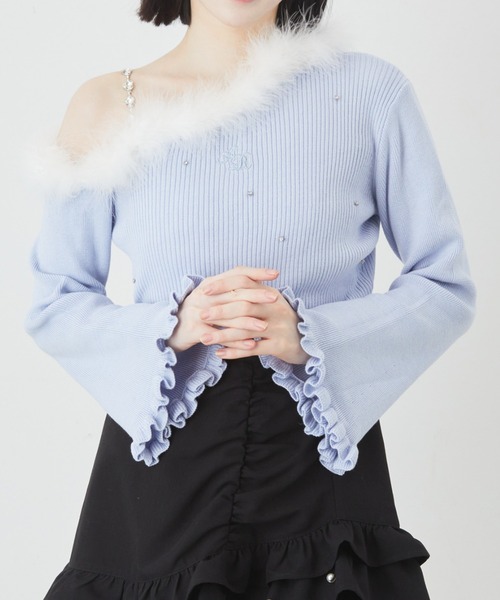 Ank Rouge（アンクルージュ）の「ワンショルフェザートップス（ニット/セーター・レディース・ホワイト/ブラック/ピンク/ブルー・M）」の4枚目の写真