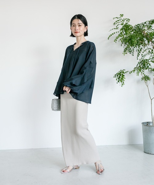 RIVE DROITE(リヴドロワ)の「ラッフルスリーブブラウス(シャツ/ブラウス・レディース・ベージュ/カーキ/ネイビー・FREE)」の5枚目の写真