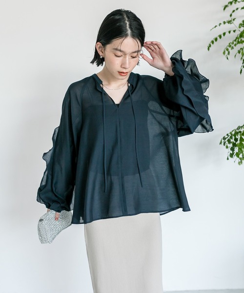 RIVE DROITE(リヴドロワ)の「ラッフルスリーブブラウス(シャツ/ブラウス・レディース・ベージュ/カーキ/ネイビー・FREE)」の14枚目の写真