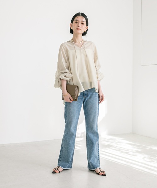 RIVE DROITE(リヴドロワ)の「ラッフルスリーブブラウス(シャツ/ブラウス・レディース・ベージュ/カーキ/ネイビー・FREE)」の4枚目の写真